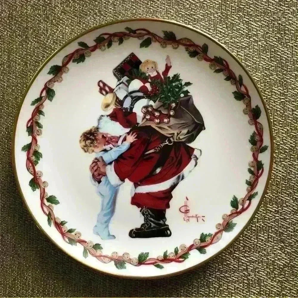 Gorham Christmas Hug J.C. Leyendecker Collector’s Edition Plate 8,5”W